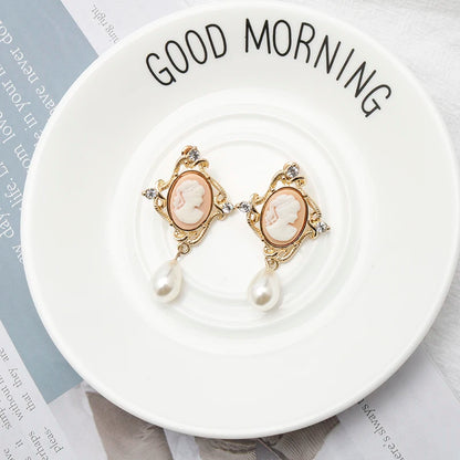 Vintage Pop Pearl Earrings