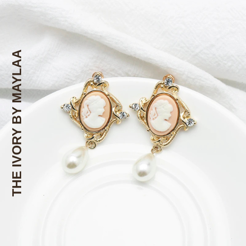 Vintage Pop Pearl Earrings